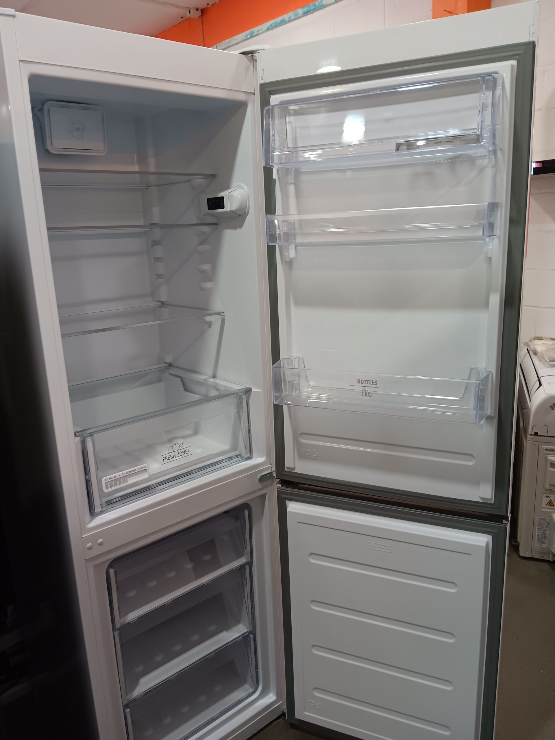 Frigorífico combi Air cool Hotpoint – Ariston H8 A1E W - Imagen 3