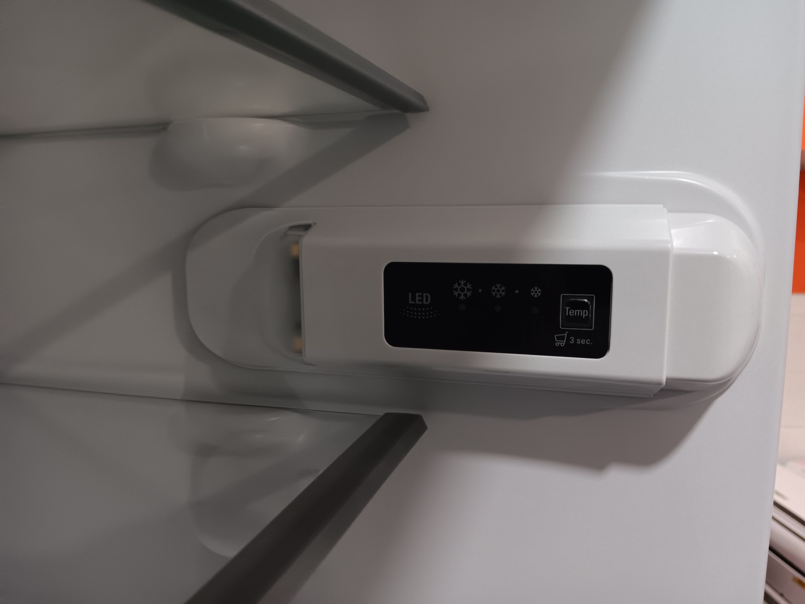 Frigorífico combi Air cool Hotpoint – Ariston H8 A1E W - Imagen 4